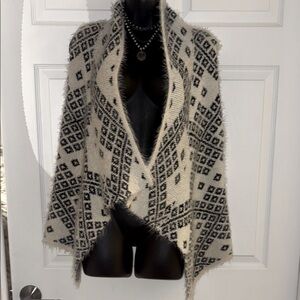 Geometric Patterned Black and Cream Sweater vest